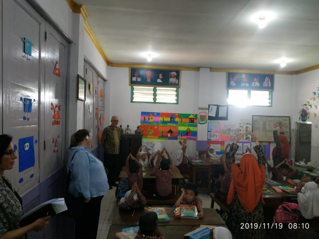 Dubes Australia monitoring kelas
